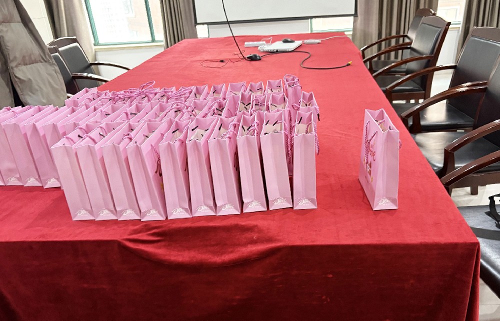 情人节快乐，，，，，，，，温暖每一份支付——真人游戏锅炉送祝福